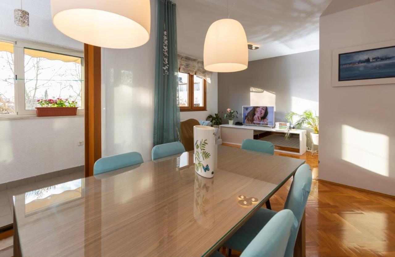 Bel Canto Apartment Split
